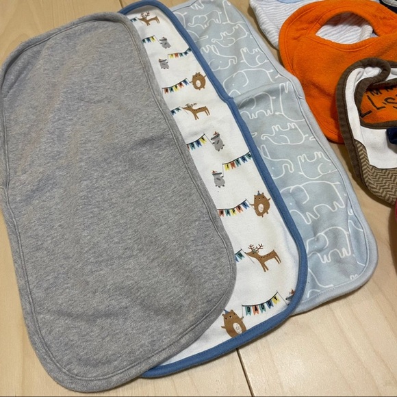 Baby bibs lot - Picture 3 of 6